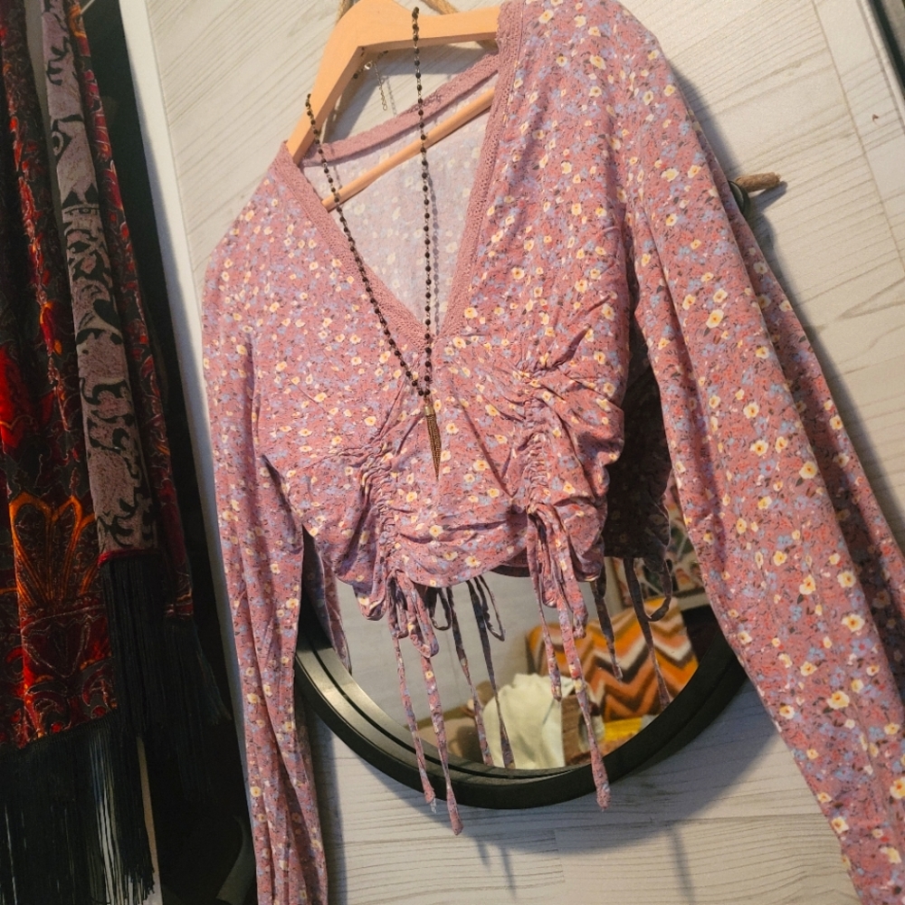 ADORABLE baby crop floral blouse